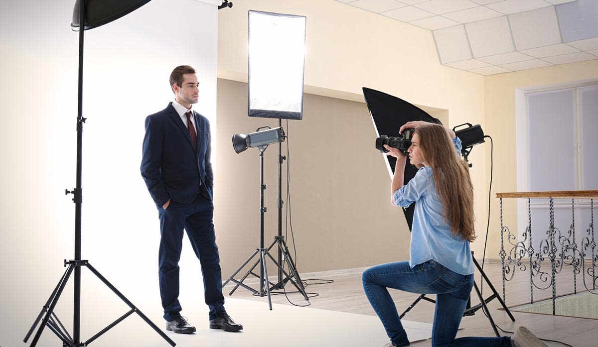 important of background and lighting in headshots